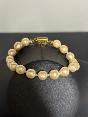 Vintage Baroque Pearl Dainty Gold Tone Bracelet Victorian